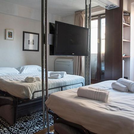 Youhosty - Duomo Studio Apartment Мілан Екстер'єр фото