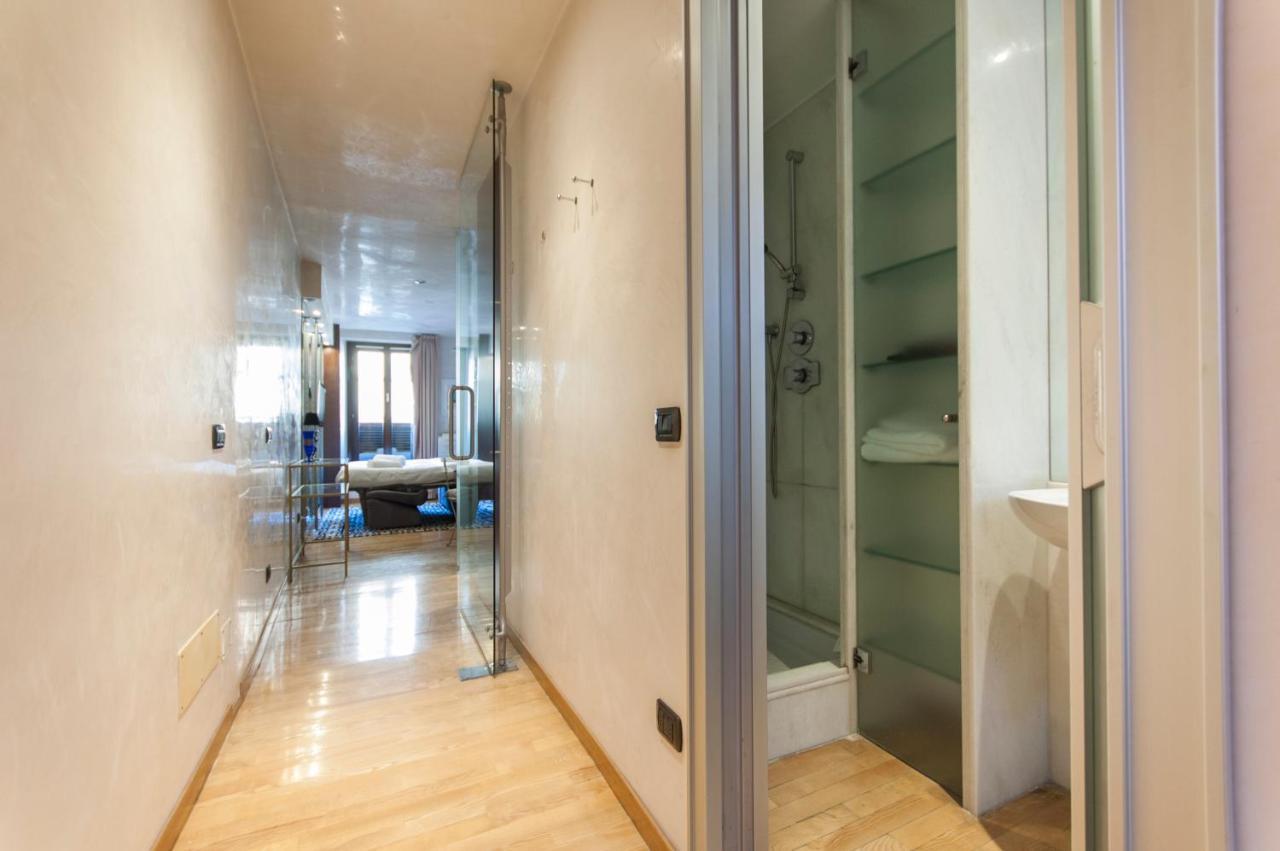 Youhosty - Duomo Studio Apartment Мілан Екстер'єр фото